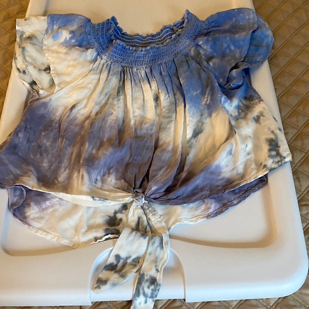 Vintage Havana Girls Tie Dye Top with Flutter Sleeve & Tie Front. Size Large.